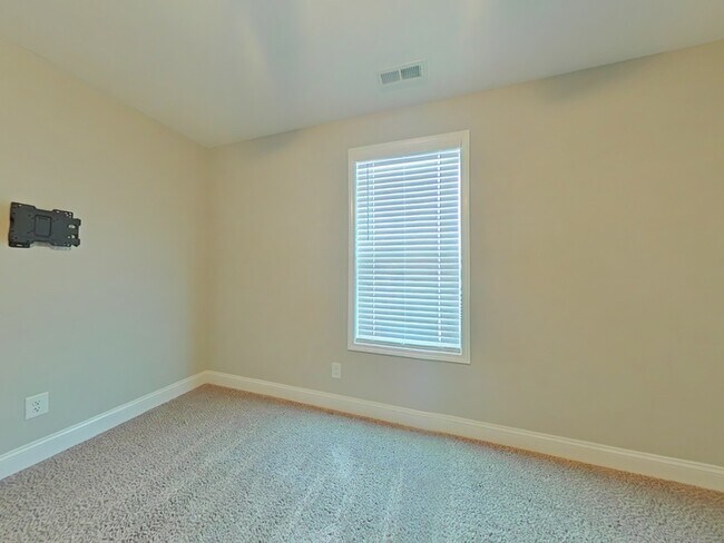 Building Photo - 171 Tellmont St