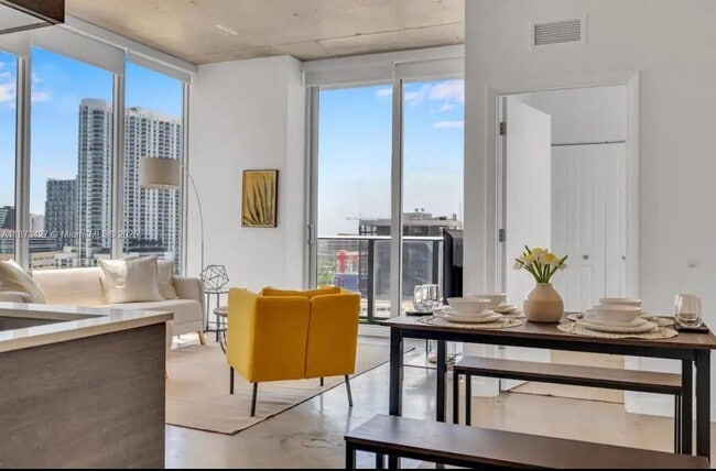 Building Photo - 151 SE 1st St