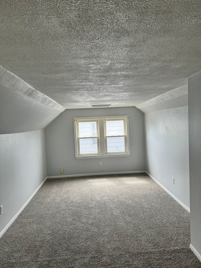 Building Photo - 18313 Waterbury Ave