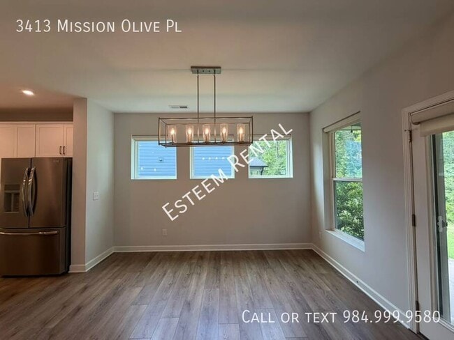Building Photo - 3413 Mission Olive Pl