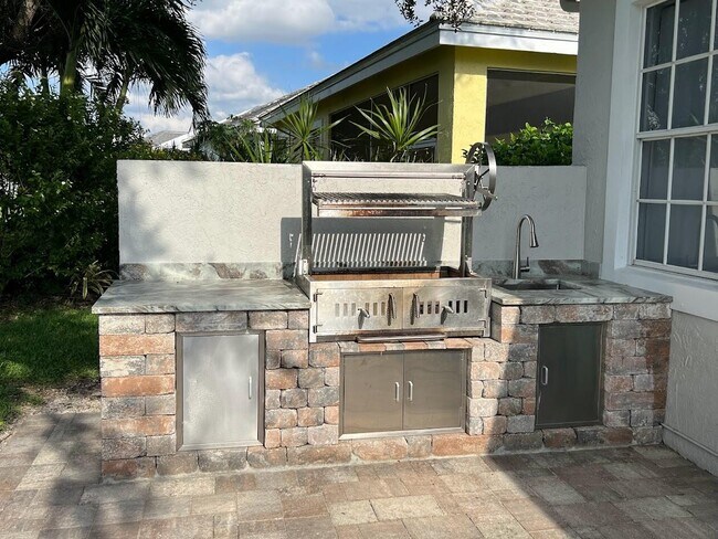 Building Photo - 2591 Country Golf Dr