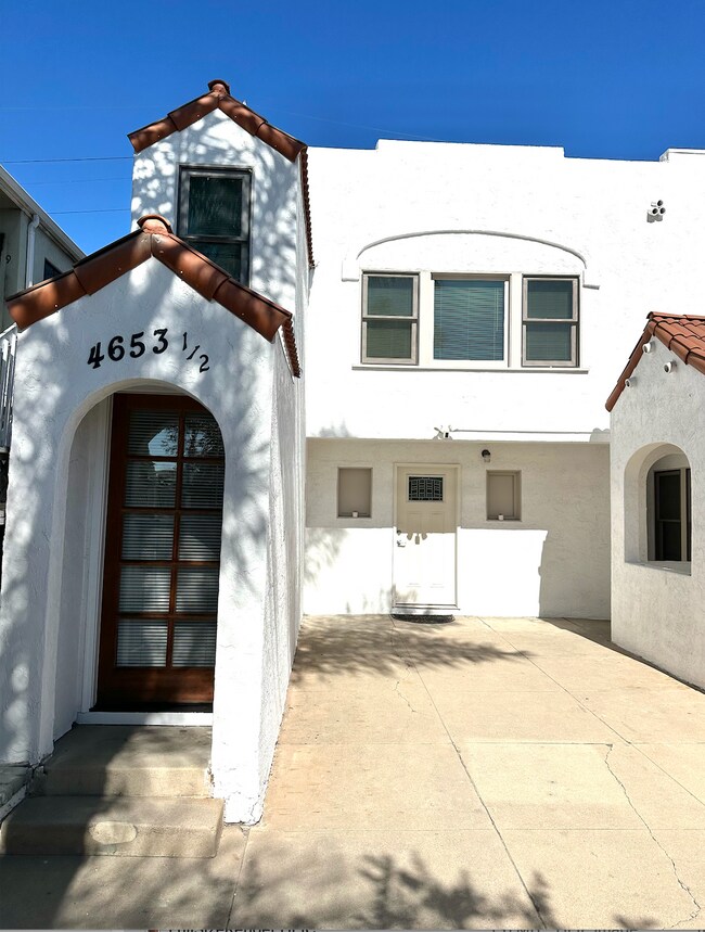 Building Photo - 4649-4653 1/2