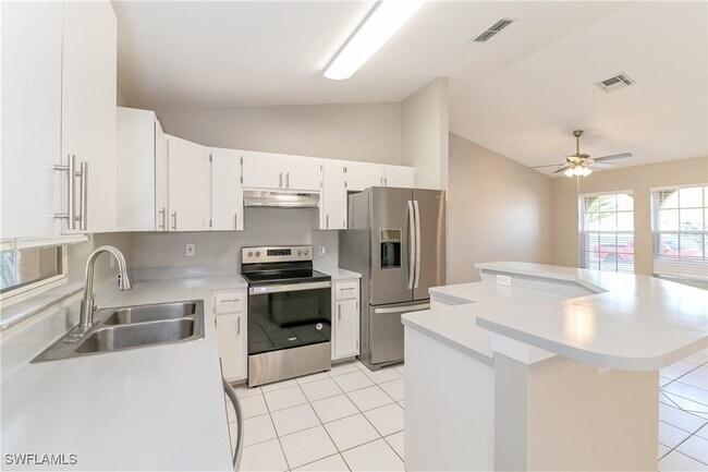 Building Photo - 610 SW 27th St