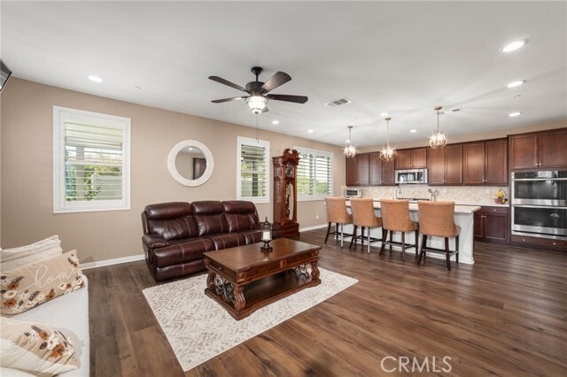 Building Photo - 39601 Lupine Dr