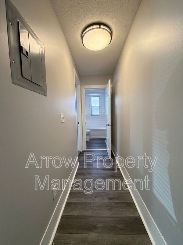 Building Photo - 926 A St