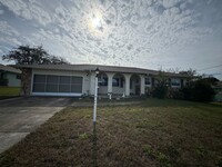 Building Photo - Two Bedroom Two Bathrooms BH Rental