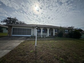 Building Photo - Two Bedroom Two Bathrooms BH Rental