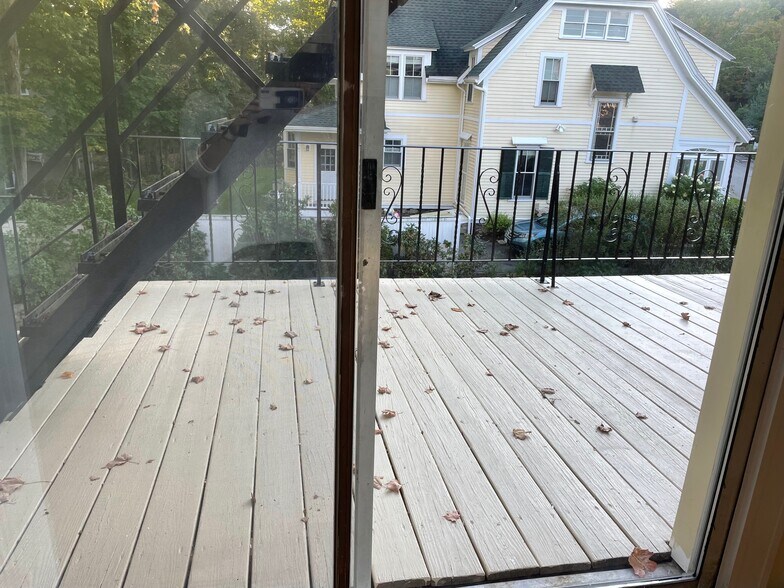 Outdoor Deck - 14 Abbott St