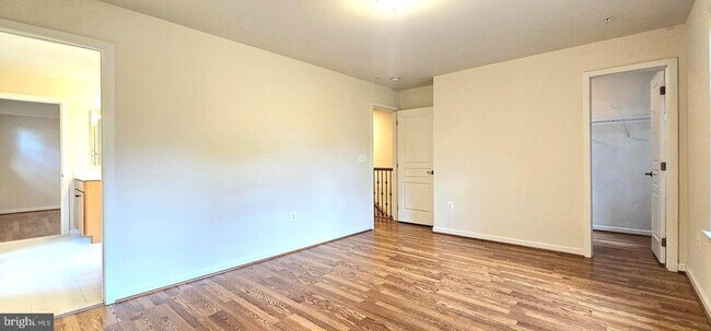 Building Photo - 3141 Blue Barn Way