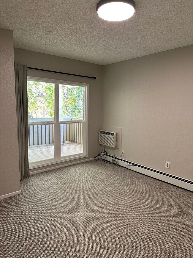 Bedroom #1 with Large Windows - 3035 Oneal Pkwy
