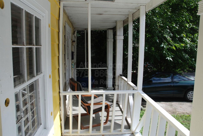 Building Photo - 70 Chester Ave SE