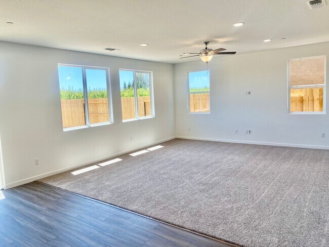 Building Photo - 5 Bedroom In Clovis Unified School District