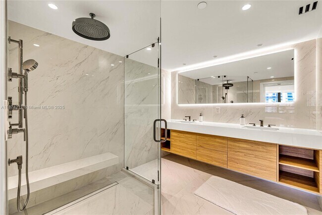 Building Photo - 10205 Collins Ave