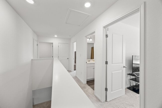 Building Photo - 229 Night Riders Wy