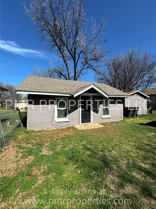 Primary Photo - 2Bed/1 Bath Home