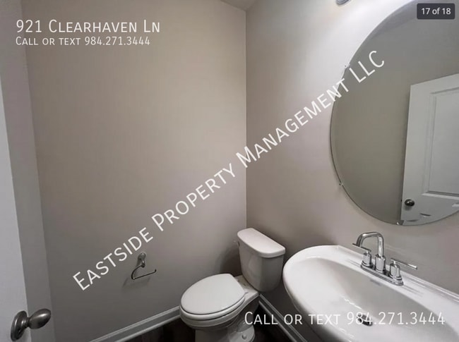 Building Photo - 921 Clearhaven Ln