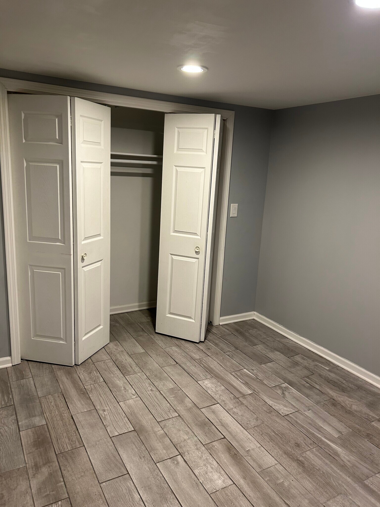 Building Photo - 3532 N Oriole Ave