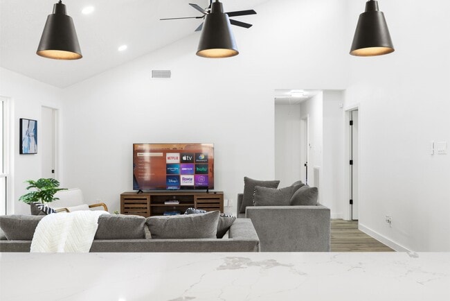 Building Photo - 15126 Forest Lodge Dr