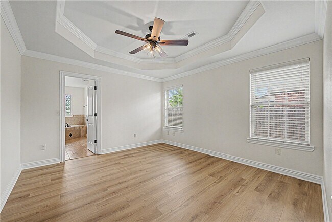 Building Photo - 208 McDaniel St