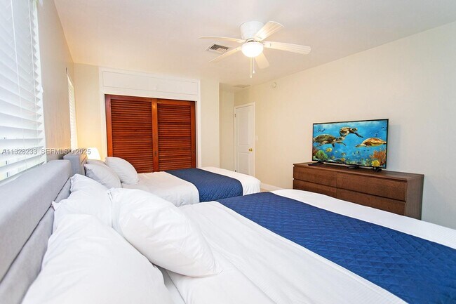 Building Photo - 809 S 17th Ave