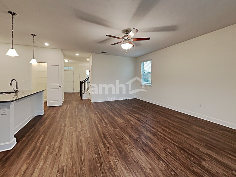 Building Photo - 5934 Hampton Creek Rd