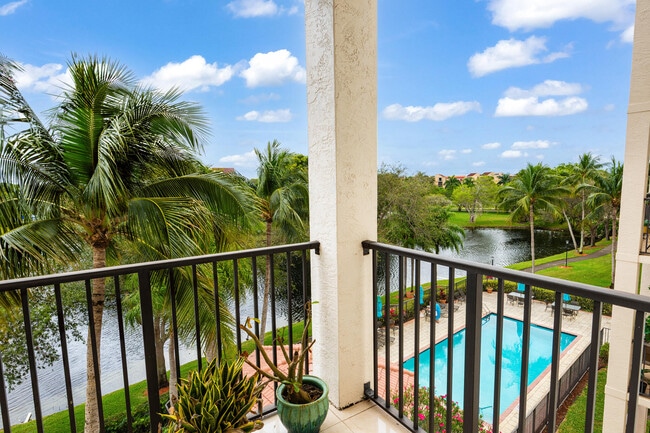 Building Photo - 2105 Lavers Cir