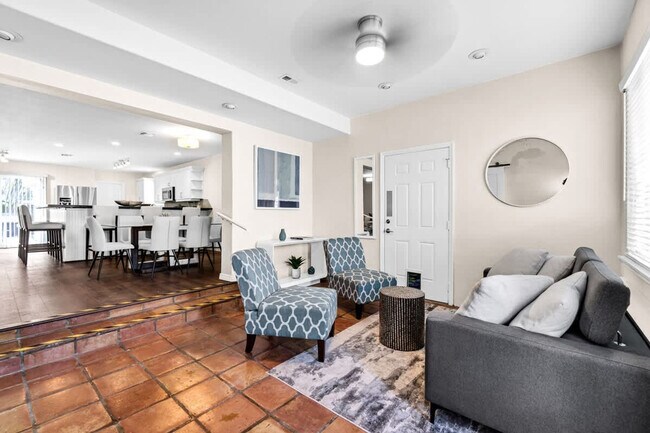 Building Photo - 3624 SW 22nd St