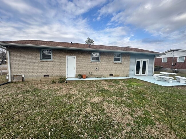 Building Photo - FOR LEASE - 3 bed, 1 bath, 1,218 sqft single-family home in Lebanon!