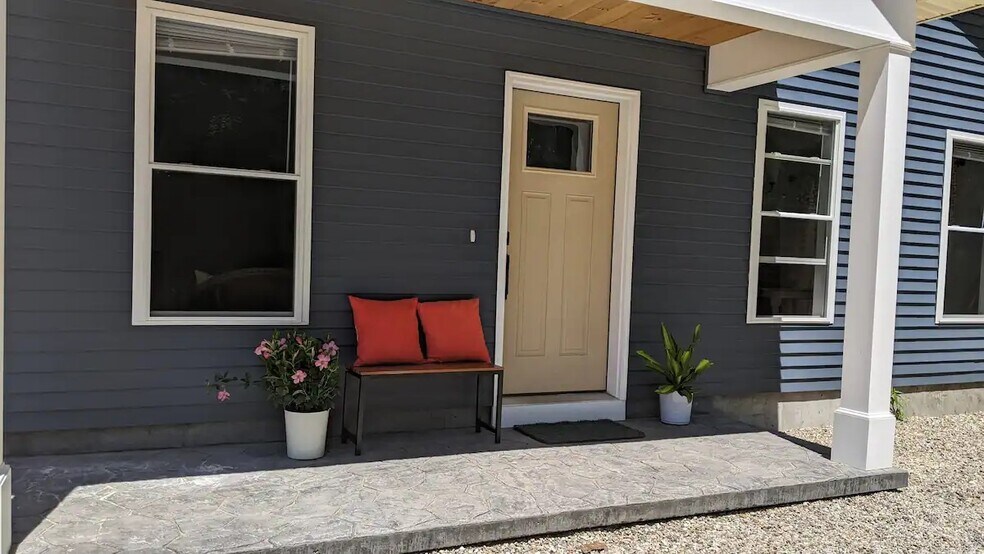 Building Photo - 307 Union St