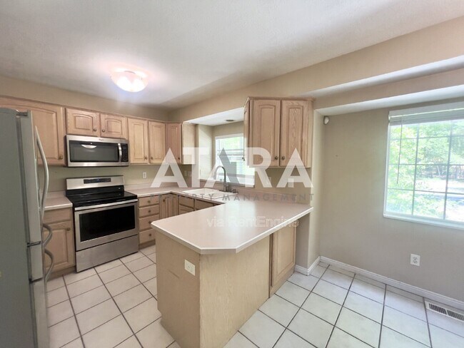 Building Photo - 11837 Sunrise View Dr
