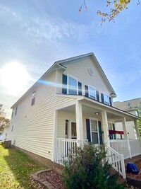 Building Photo - Charming Hampton Home