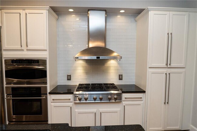 Building Photo - 1219 Mecaslin St NW