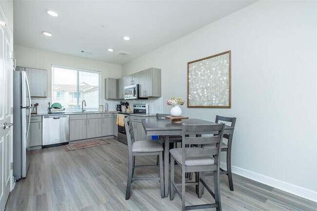 Building Photo - 1201 W Whitestone Blvd