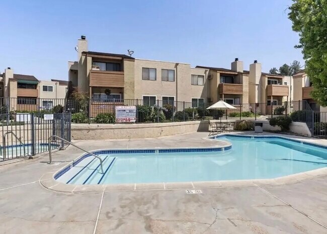 Building Photo - 2920 Briarwood Rd