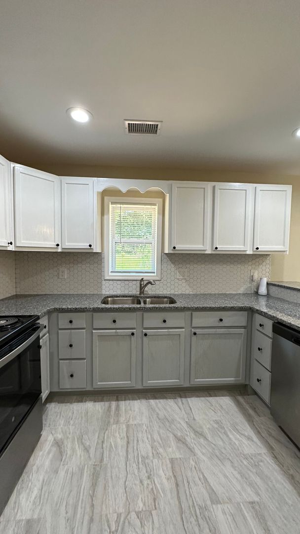 Building Photo - Charming Brand New 1 Bedroom 1 Bath Duplex