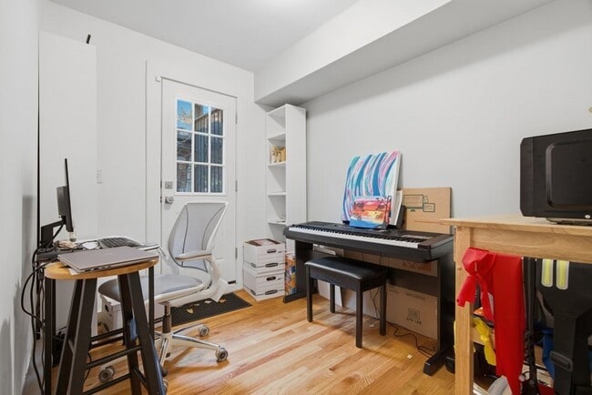 Building Photo - 46 Dwight St