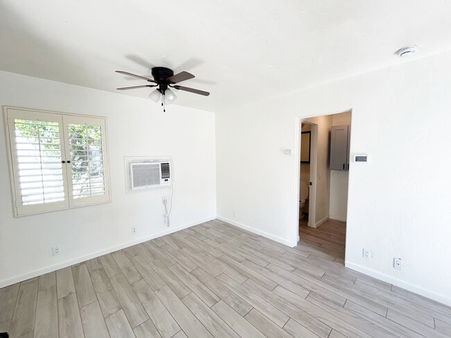 Building Photo - 1315 N Indian Canyon Dr