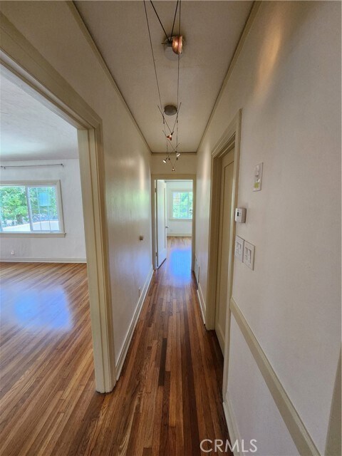 Building Photo - 471 Alameda St