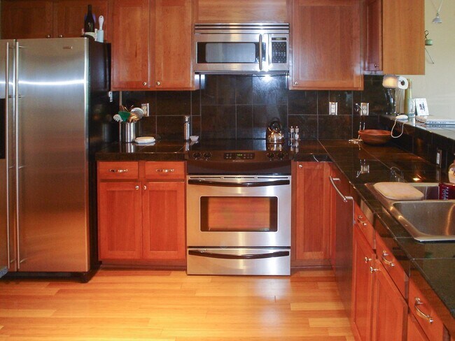 Building Photo - 64 Pima Ct