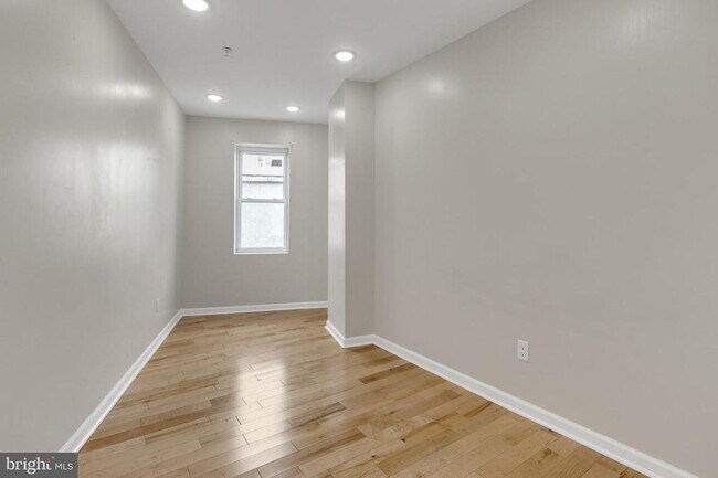 Building Photo - 2604 Frankford Ave