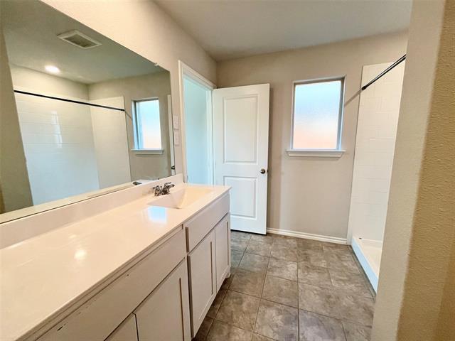Building Photo - 124 Greengate Dr