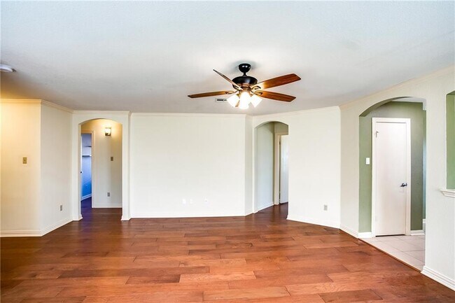 Building Photo - 122 Quail Hollow Dr