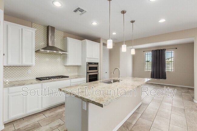 Building Photo - 2753 S 85th Way