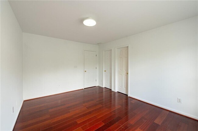 Building Photo - 2855 Olde Town Park Dr