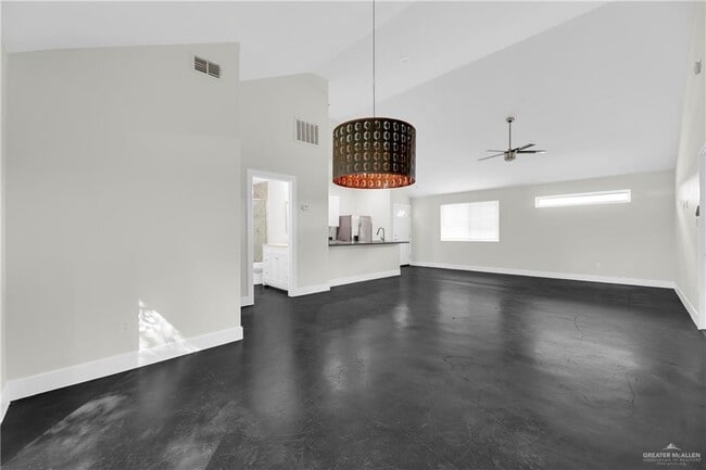 Building Photo - 18 N 17th St