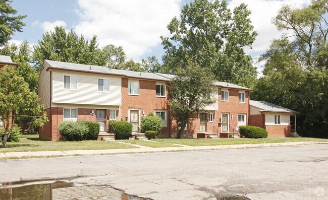 Creekside Apartments - Creekside Townhomes