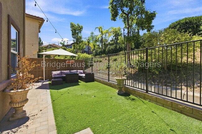 Building Photo - 425 S Meadowbrook Dr