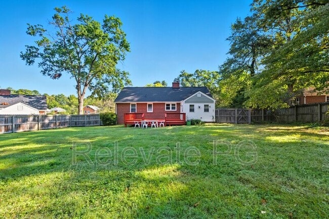 Building Photo - 8803 Weldon Dr