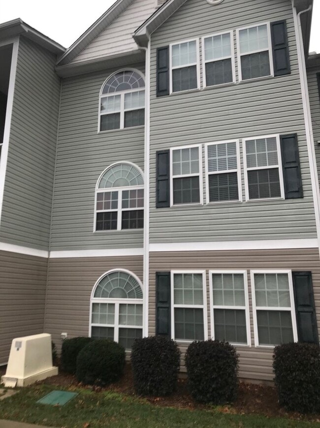 Primary Photo - Bright & Inviting 2-Bedroom Condo in Prime...