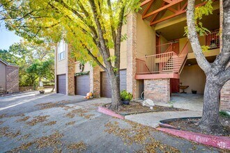 Building Photo - Pointe 360 Paradise - Architects 1 Bedroom...